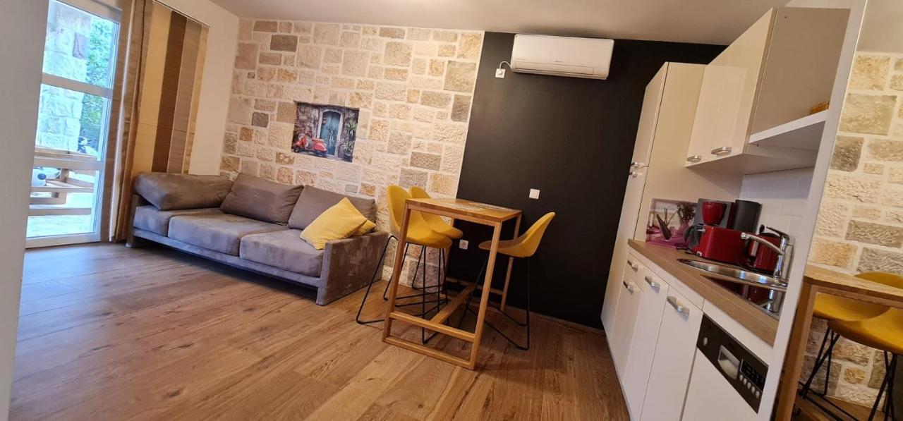 Apartments Lolita โบล ภายนอก รูปภาพ